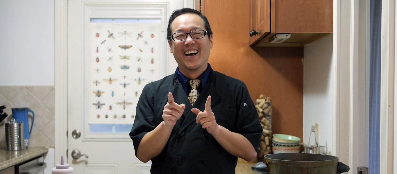 Σεφ δημιουργεί συνταγές με έντομα - Λατρεύει το μαγείρεμα με τζιτζίκια (φώτο)